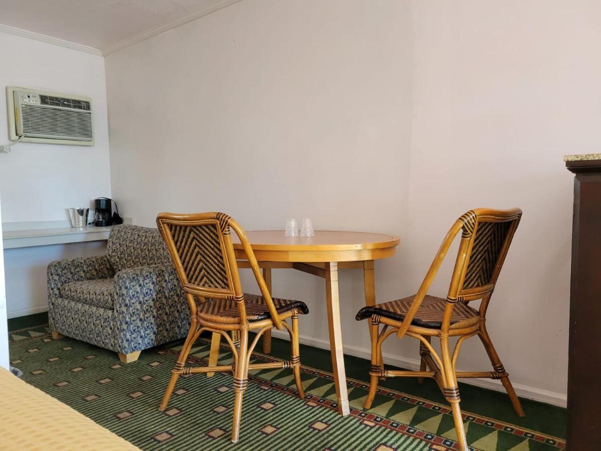 Emerald Inn & Lounge 블라이스 외부 사진